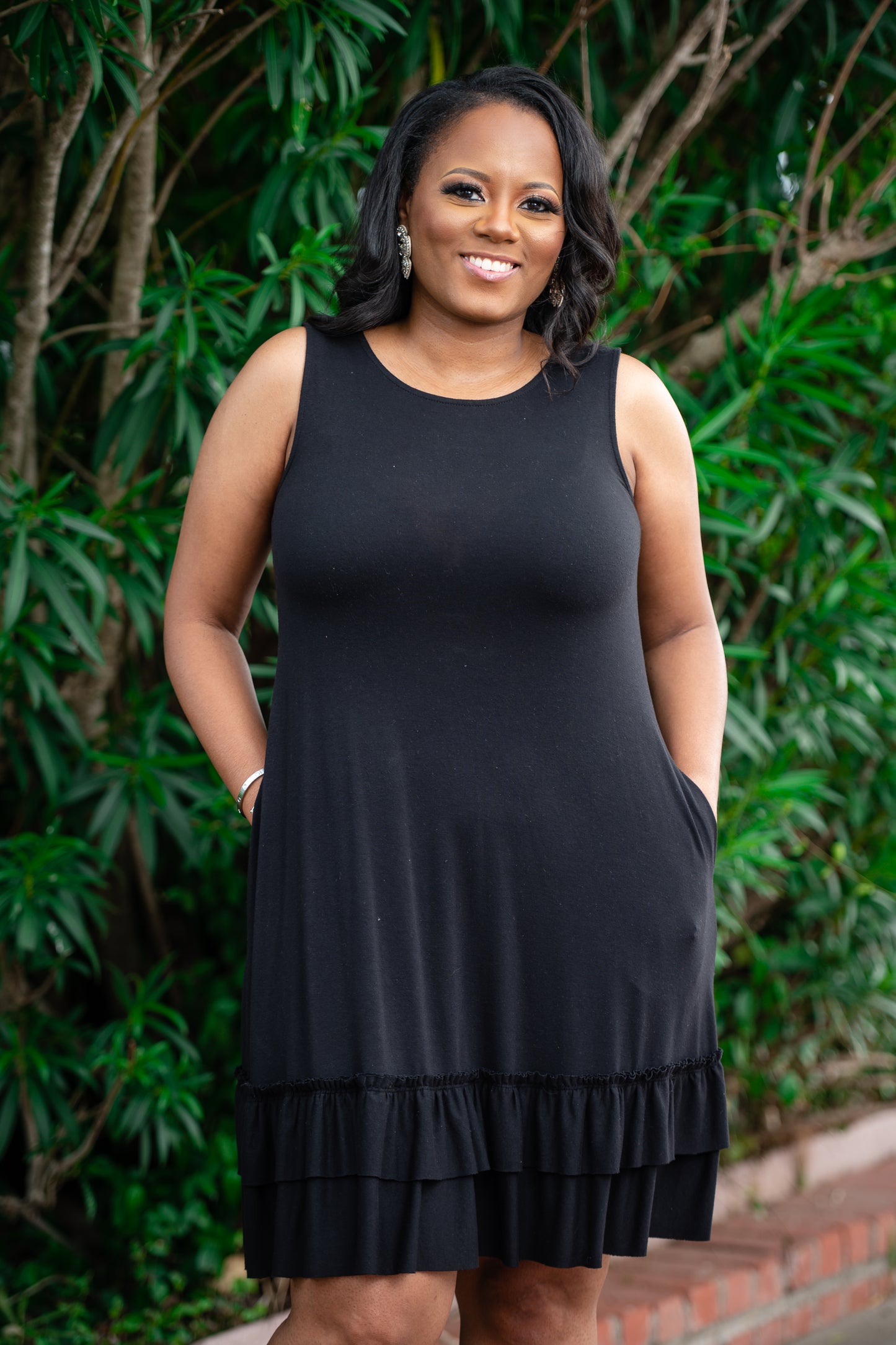 Sleeveless Ruffle Comfy Dress (Black)